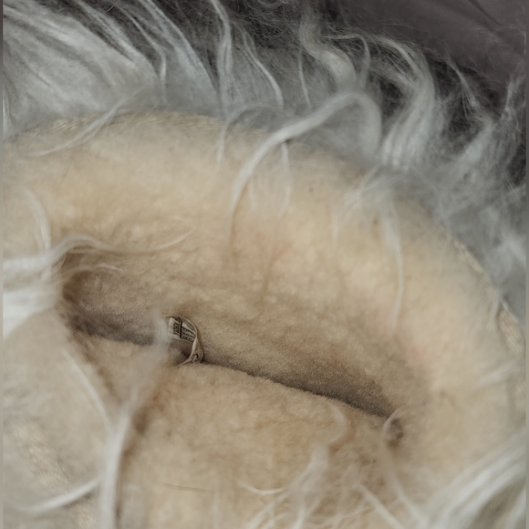 UGG Short Boot Cream Sheepskin Cuff - Picture 3 of 16